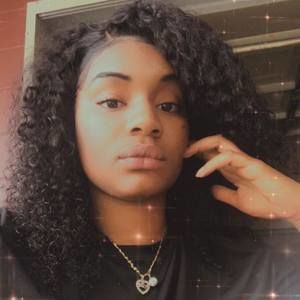 Meet your Posher, Latia